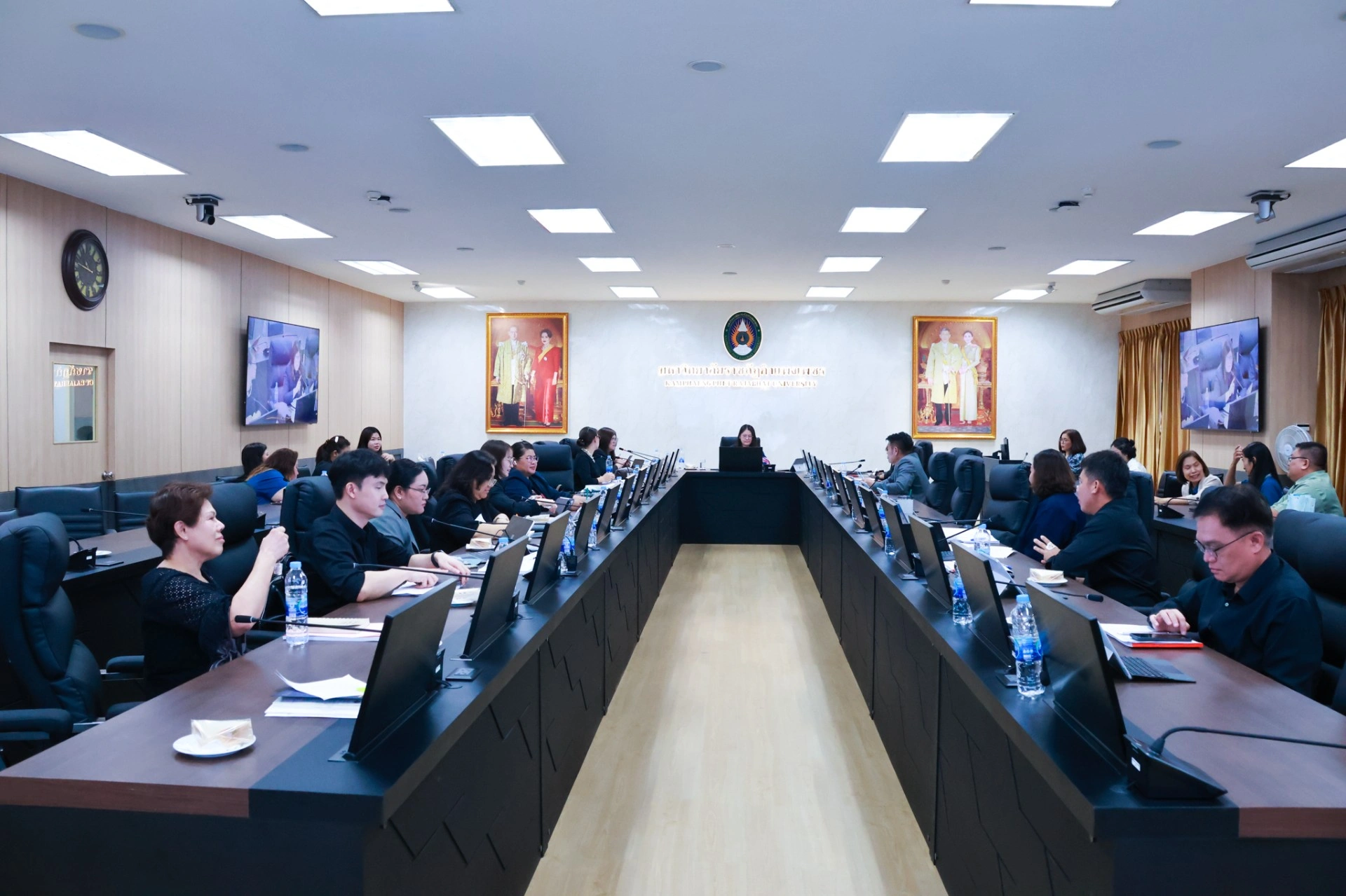 การประชุมคณะกรรมการบริหารมหาวิทยาลัยราชภัฎกำแพงเพชร (วาระพิเศษ)