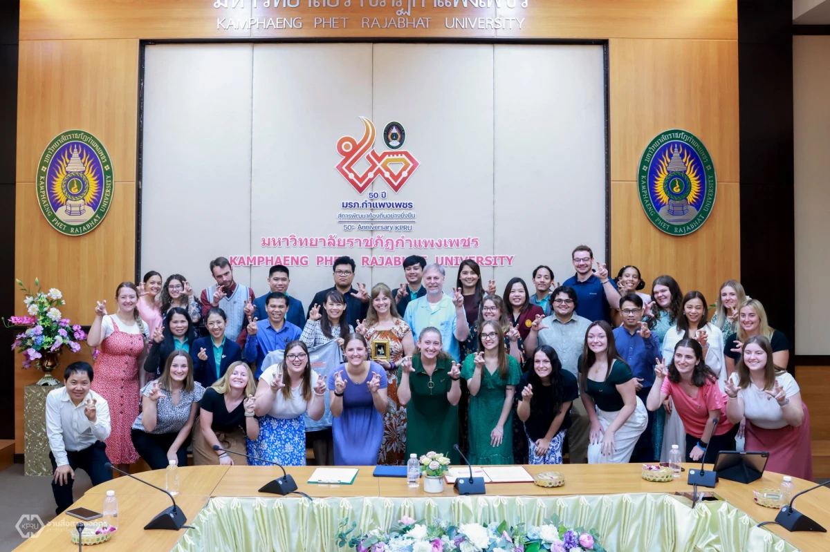 ต้อนรับคณะผู้บริหารและนักศึกษาจาก BGSU ปี 2568 ที่ห้องประชุมดาวเรือง ชั้น 9 อาคารเรียนรวมและอำนวยการ (อาคาร 14) ผู้ช่วยศาสตราจารย์ ดร.ฆัมภิชา ตันติสันติสม รองอธิการบดีฝ่ายวิชาการ  พร้อมด้วยผู้ช่วยศาสตราจารย์ ดร.กมลวัฒน์ ภูวิชิต ผู้ช่วยอธิการบดี